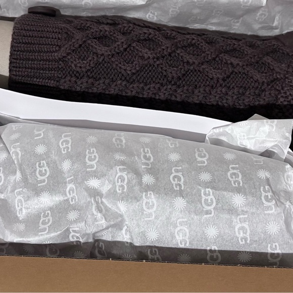 UGG Classic Cardi cabled knit boots burnt cedar - Picture 5 of 12